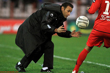 گل‌محمدی: تازه کار پرسپولیس آغاز شده/ قولی برای قهرمانی در جام حذفی نمی‌دهم